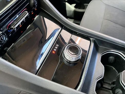 Used 2023 Jeep Grand Cherokee L Laredo image 16