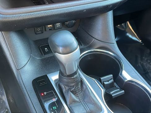 Used 2019 Toyota Highlander Plus w/ Protection Package #3 image 18