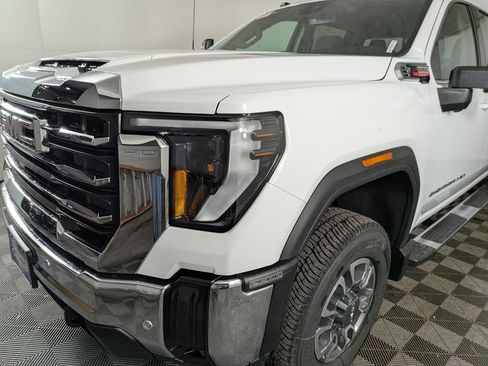 New 2026 GMC Sierra 2500 SLE w/ SLE Value Package; image 11