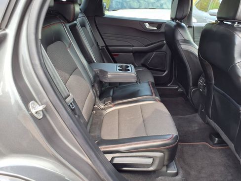 Certified 2023 Ford Escape ST-Line Select w/ Tech Pack #2 AWD/4WD image 9