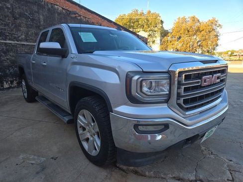 Used 2016 GMC Sierra 1500 SLE w/ SLE Value Package image 3