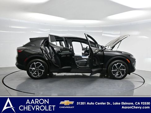 Used 2026 Chevrolet Equinox EV LT image 3