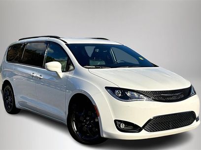 Used 2020 Chrysler Pacifica Touring-L w/ S Appearance Package