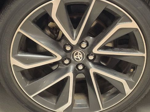Used 2020 Toyota Corolla SE FWD image 31