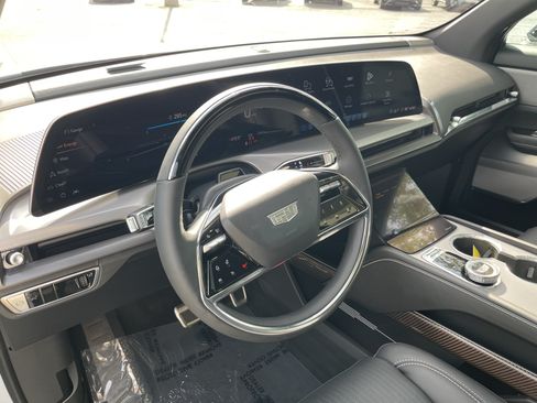 Used 2026 Cadillac Vistiq Sport w/ LPO, Floor Liner Package AWD/4WD image 16