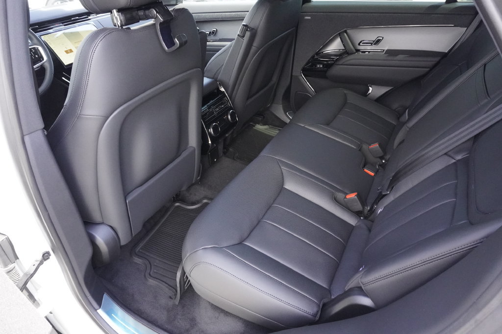 New 2026 Land Rover Range Rover Sport SE AWD/4WD image 29