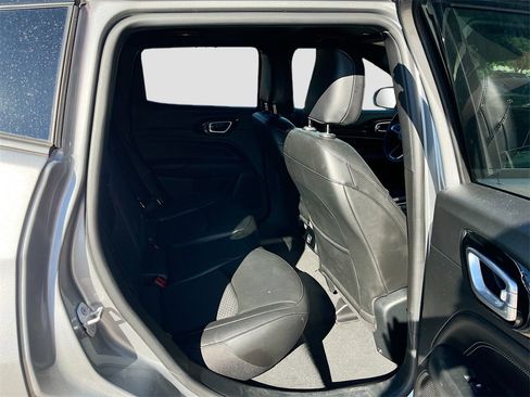 Used 2022 Jeep Compass Altitude image 24