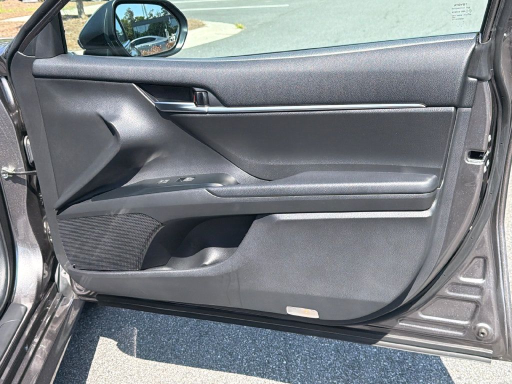 Used 2019 Toyota Camry LE w/ Convenience Package FWD image 16