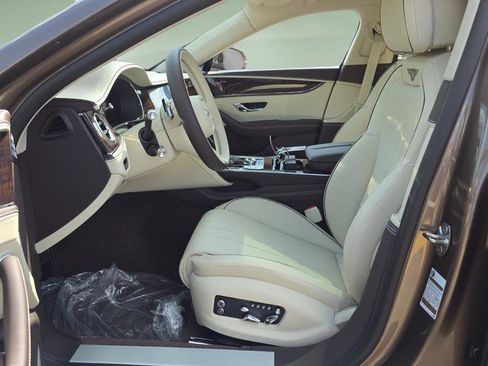 New 2026 Bentley Flying Spur Base image 19