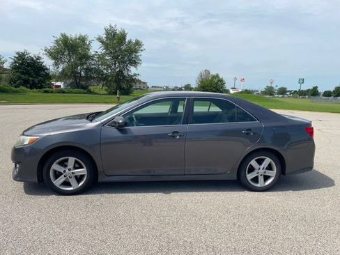 Used 2014 Toyota Camry SE FWD image 5