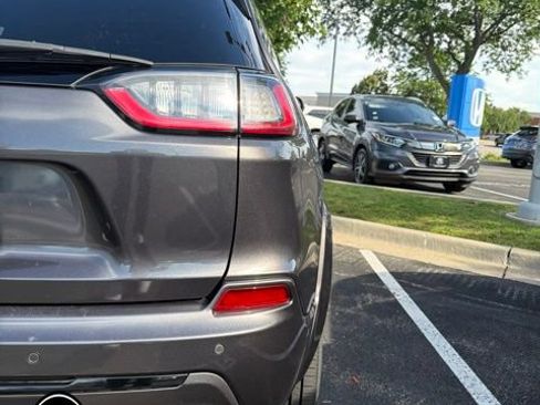 Used 2019 Jeep Cherokee High Altitude AWD/4WD image 6