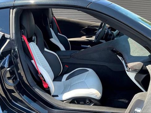 Used 2023 Chevrolet Corvette Stingray Premium Cpe w/ Z51 Performance Package RWD image 23