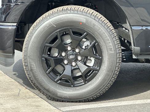 New 2025 Ford F150 Lightning XLT image 23