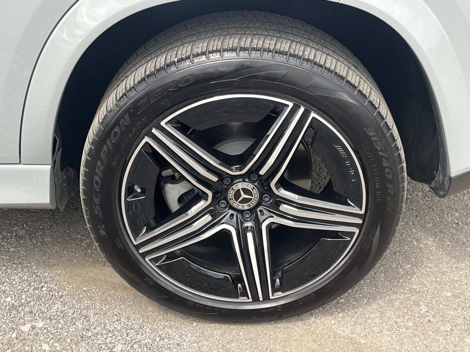 Certified 2024 Mercedes-Benz GLE 450e 4MATIC image 11