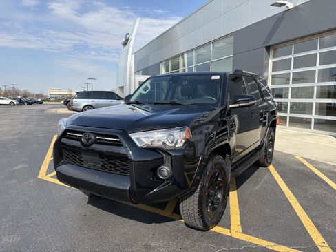 Used 2021 Toyota 4Runner SR5 Premium w/ Moonroof Package image 3