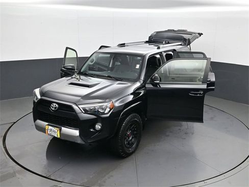 Used 2018 Toyota 4Runner TRD Off-Road Premium image 30