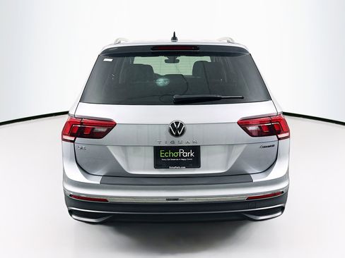 Used 2024 Volkswagen Tiguan SE image 7