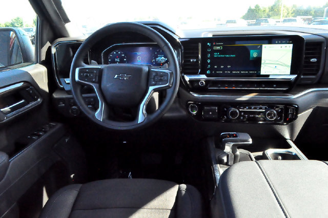 Used 2025 Chevrolet Silverado 1500 RST AWD/4WD image 17