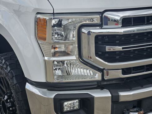 Used 2022 Ford F350 Lariat w/ Chrome Package image 9