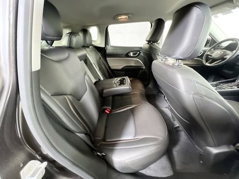 Used 2022 Jeep Compass Limited image 25