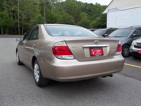 Used 2006 Toyota Camry LE FWD image 3