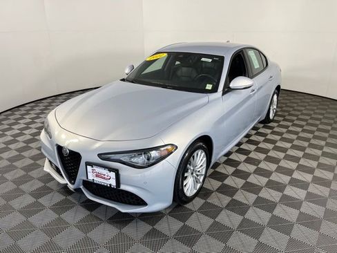 Used 2022 Alfa Romeo Giulia Sprint AWD/4WD image 3