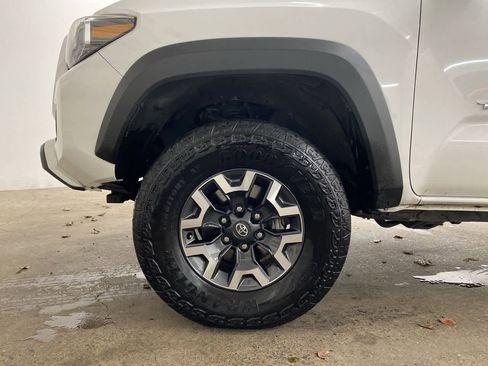 Used 2023 Toyota Tacoma TRD Off-Road image 11