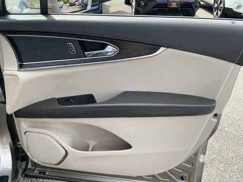 Used 2018 Lincoln MKX Reserve w/ Lincoln MKX Climate Package AWD/4WD image 25