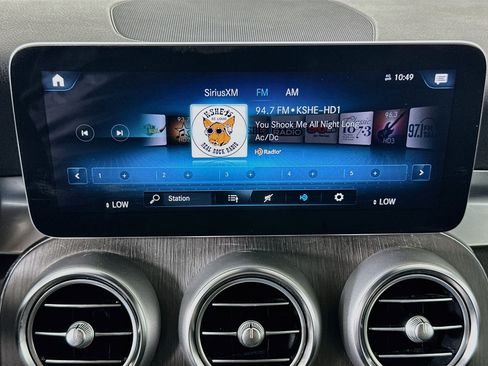 Used 2022 Mercedes-Benz GLC 300 4MATIC w/ Multimedia Package Lite image 21