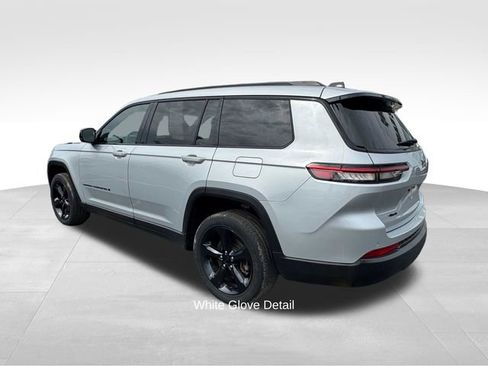 Used 2023 Jeep Grand Cherokee L Altitude image 6