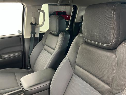 Used 2022 Nissan Frontier SV image 16