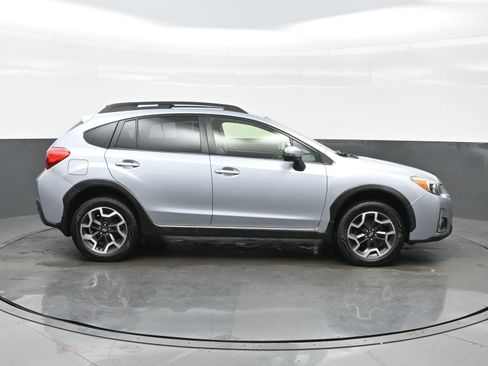 Used 2016 Subaru Crosstrek 2.0i Limited image 7