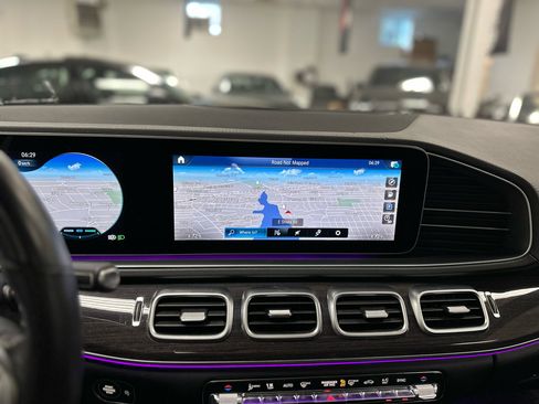 Used 2021 Mercedes-Benz GLS 580 4MATIC image 26