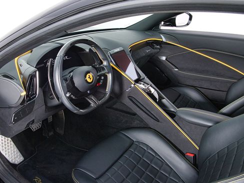 Certified 2021 Ferrari Roma RWD image 4