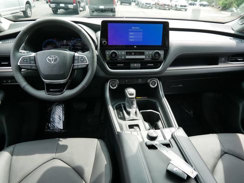 Certified 2026 Toyota Grand Highlander AWD image 13