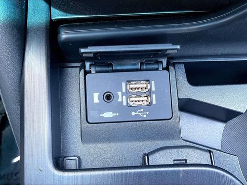 Used 2022 Lexus ES 300h w/ Accessory Package 2 FWD image 28