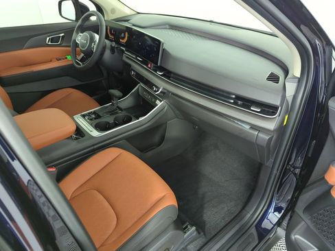 New 2026 Kia Carnival EX image 35