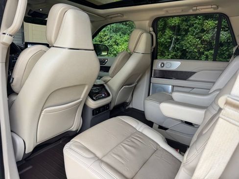 Used 2020 Lincoln Navigator Reserve w/ Luxury Package AWD/4WD image 25