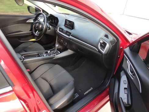 Used 2017 MAZDA MAZDA3 Sport w/ Preferred Equipment Package FWD image 25