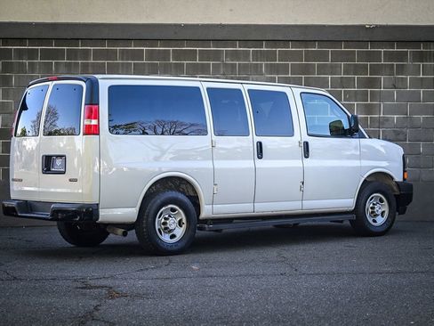 Used 2017 Chevrolet Express 2500 LS RWD image 3