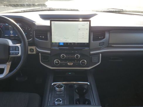Used 2022 Ford Expedition Max XLT image 26