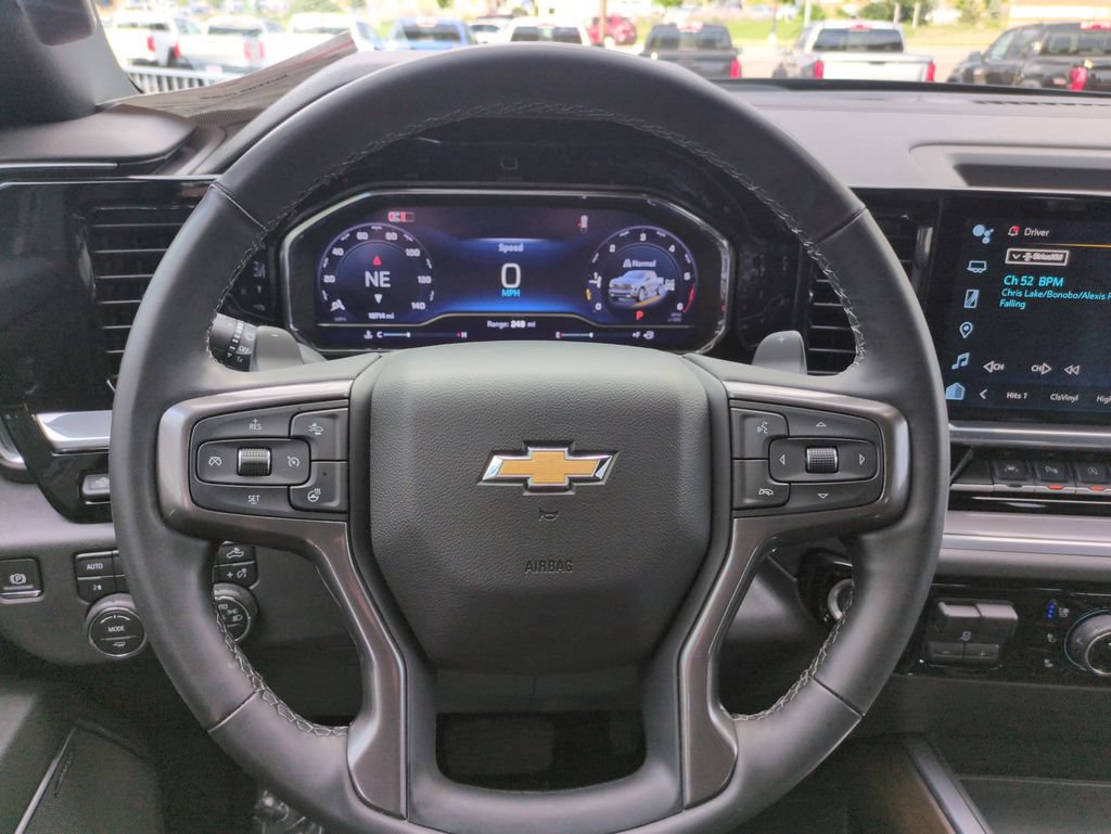Used 2025 Chevrolet Silverado 1500 High Country w/ High Country Premium Package AWD/4WD image 14