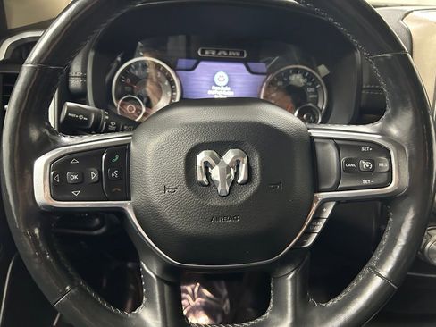 Used 2019 RAM 1500 Laramie AWD/4WD image 17