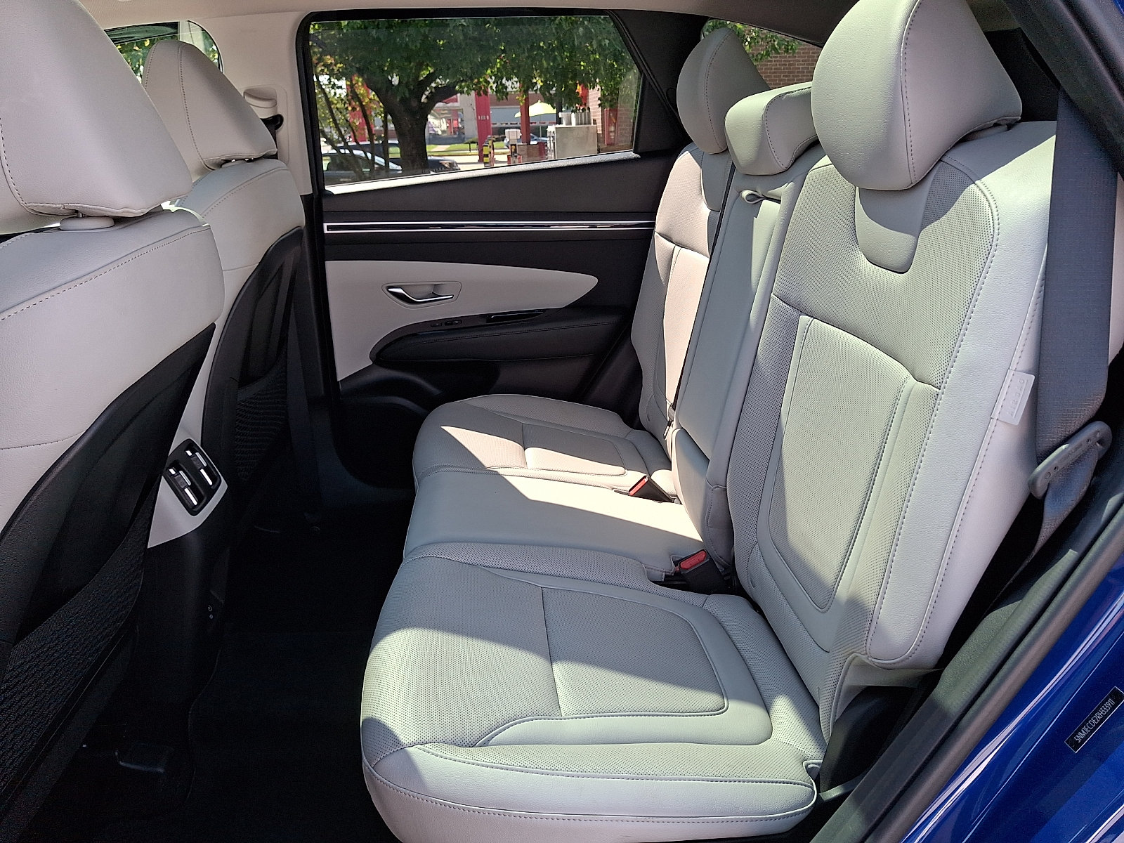 Certified 2024 Hyundai Tucson Limited AWD/4WD image 10