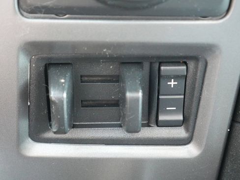 Used 2020 Ford F150 XLT w/ Equipment Group 302A Luxury AWD/4WD image 38