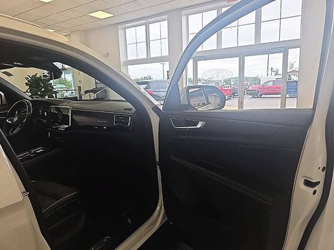 Used 2024 Volkswagen Atlas Cross Sport SEL Premium R-Line AWD/4WD image 40