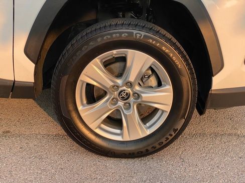 Used 2021 Toyota RAV4 LE AWD/4WD image 33