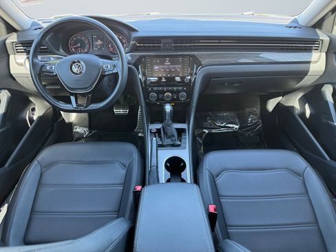 Used 2020 Volkswagen Passat 2.0T R-Line image 10