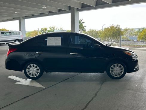 Used 2016 Nissan Versa SV image 6
