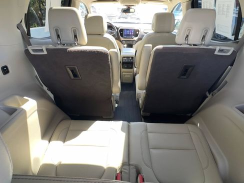 Used 2019 GMC Acadia Denali w/ Technology Package AWD/4WD image 9